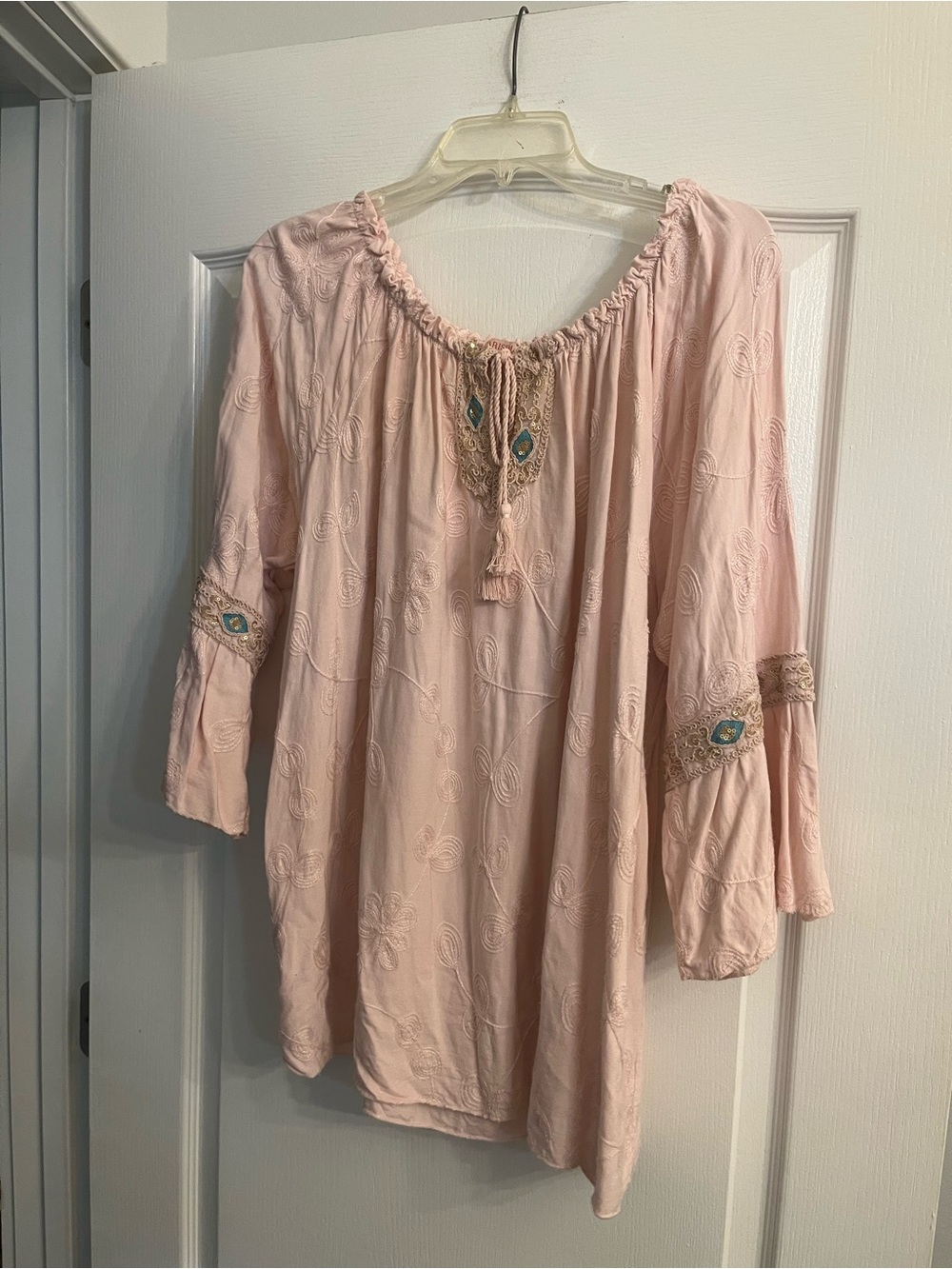 Embroidered Peasant Tunic Top in Light Pink